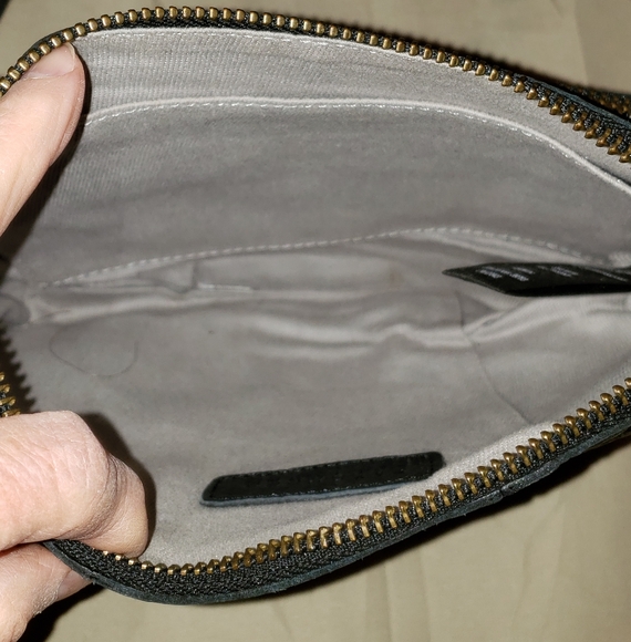 Day and Mood Black Leather "Anni" Crossbody NWT - Picture 3 of 6